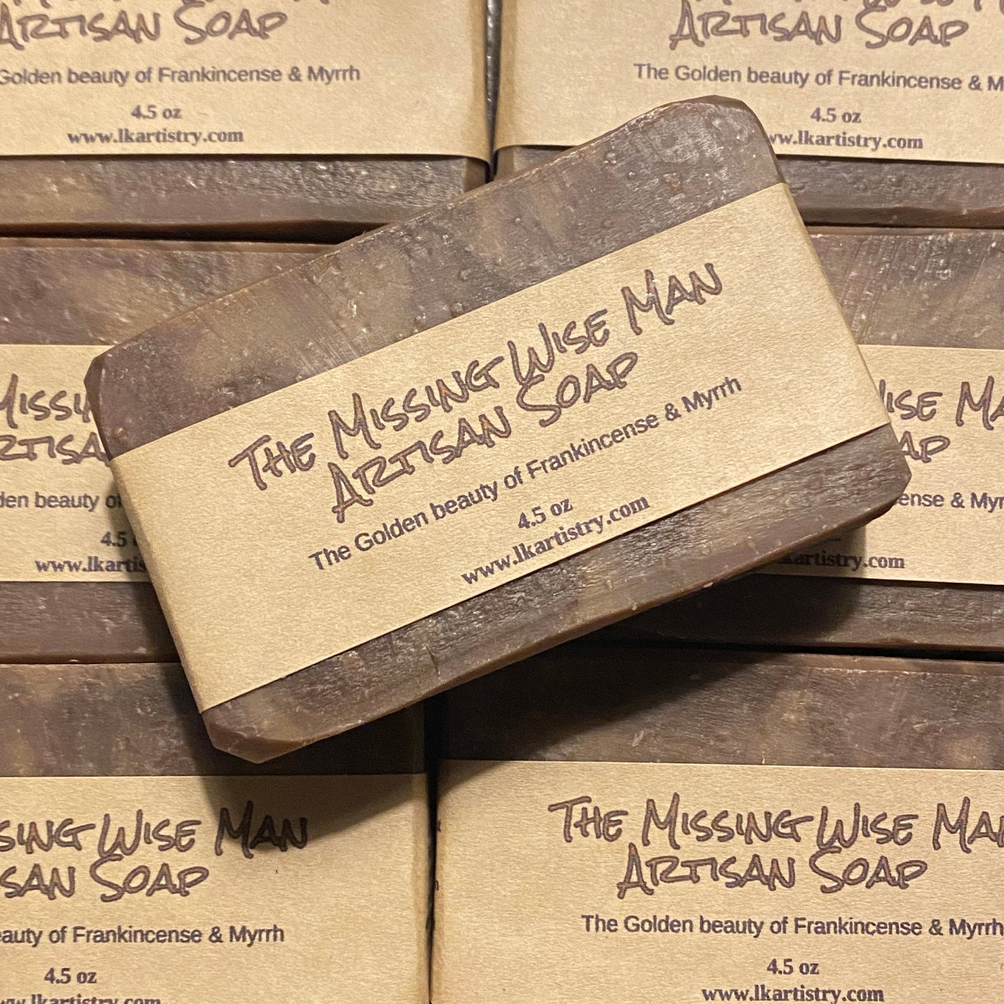Deep musky Frankincense with warm overtones of Amber resin and Myrrh 