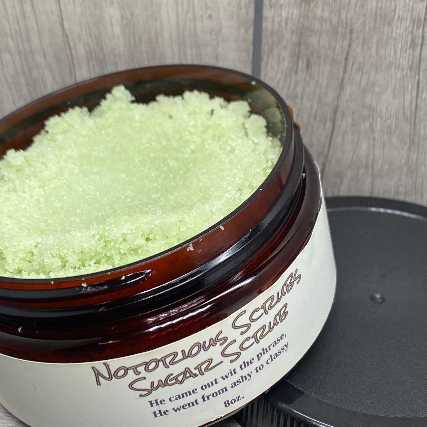 Oakmoss & Sandalwood. Sugar scrub. lk artistry